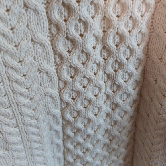 Carraig Donn Irish Wool Sweater Cream Cable Knit Pullover Fisherman Size Medium - Picture 9 of 11